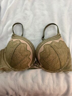 Victoria's Secret Olive Lace Underwire Push-Up Bra